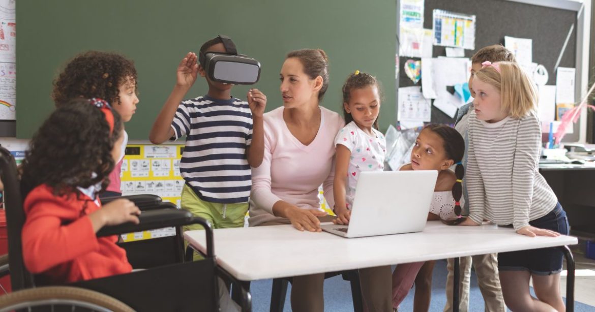 Mercado-de-Realidad-Virtual-en-la-Educacion