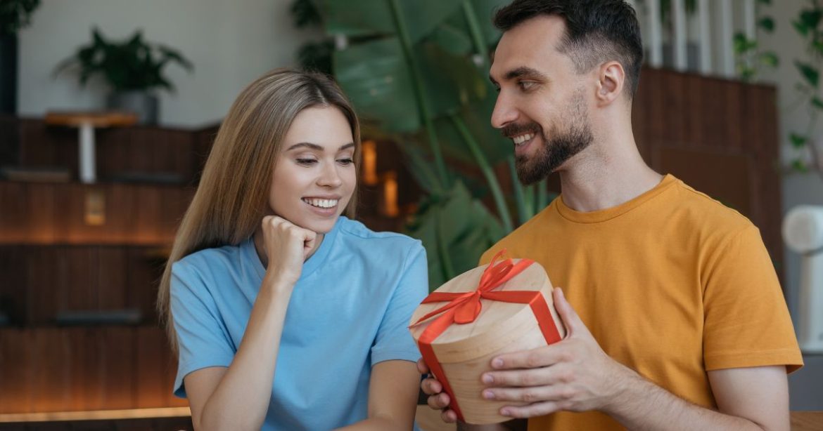 Best gifts for a husband featuring unique and romantic gift ideas to show love and appreciation for special occasions.