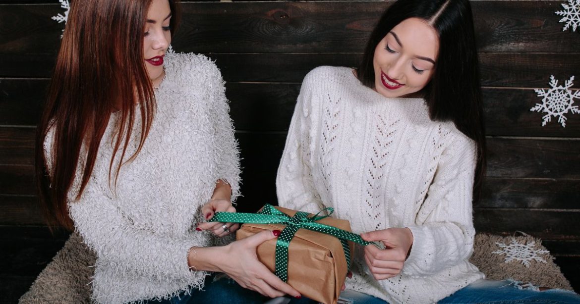 Creative and unique gifts for a best friend, including personalized keepsakes, thoughtful presents, and memorable surprises