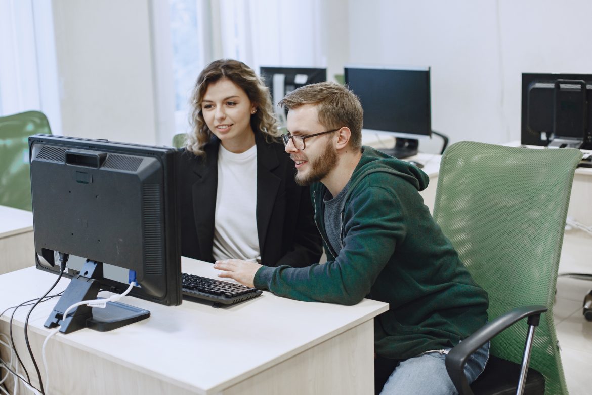 Enhancing Career Prospects: Why Basic Computer Courses Matter